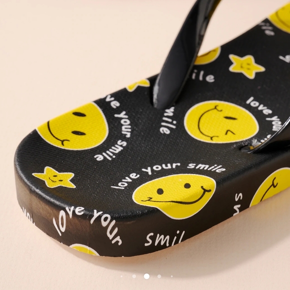 Smile Print Flip Flop - Picture 3 of 4